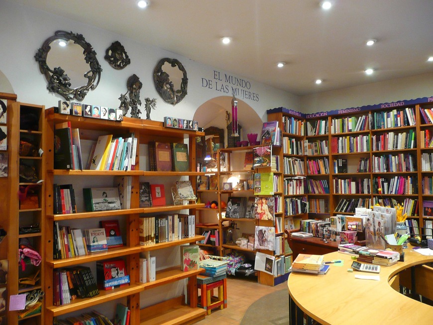 Places Librería Tres Rosas Amarillas