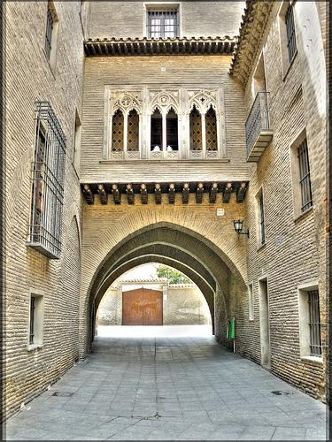 Moda Arco y Casa del Deán en la Ciudad de Zaragoza