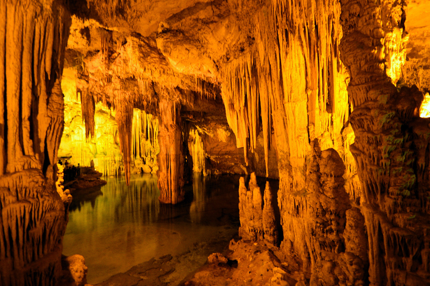 Lugar Gruta de Neptuno