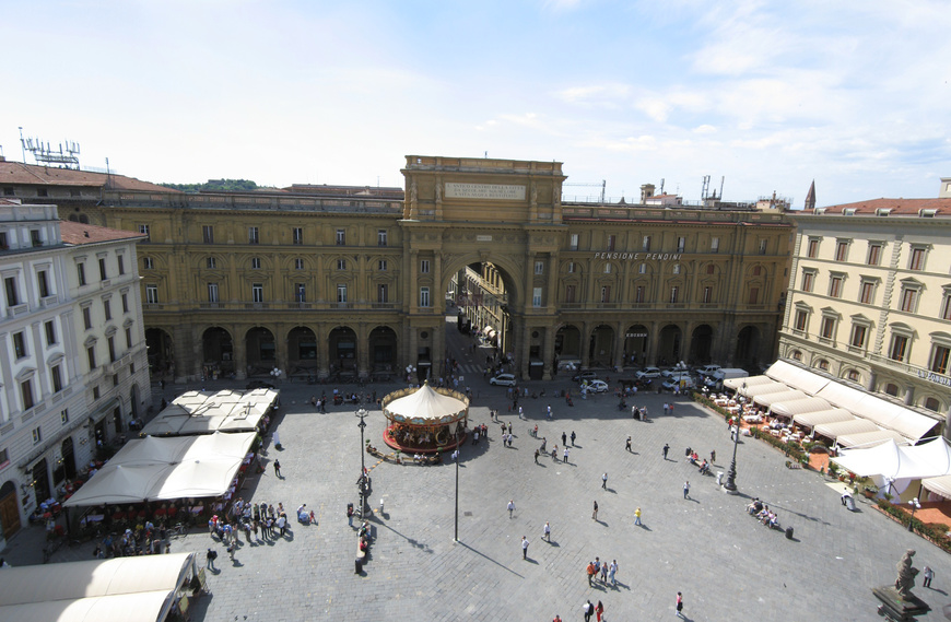 Place Piazza della Repubblica