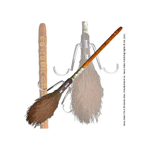 Noble Collection Harry Potter Broom Saeta Fire