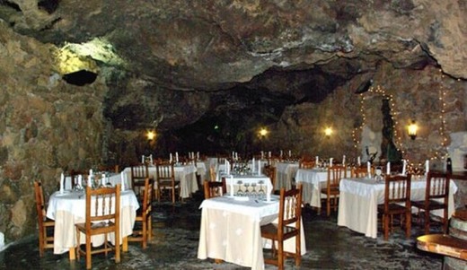 Restaurante La Cueva Caprichosa