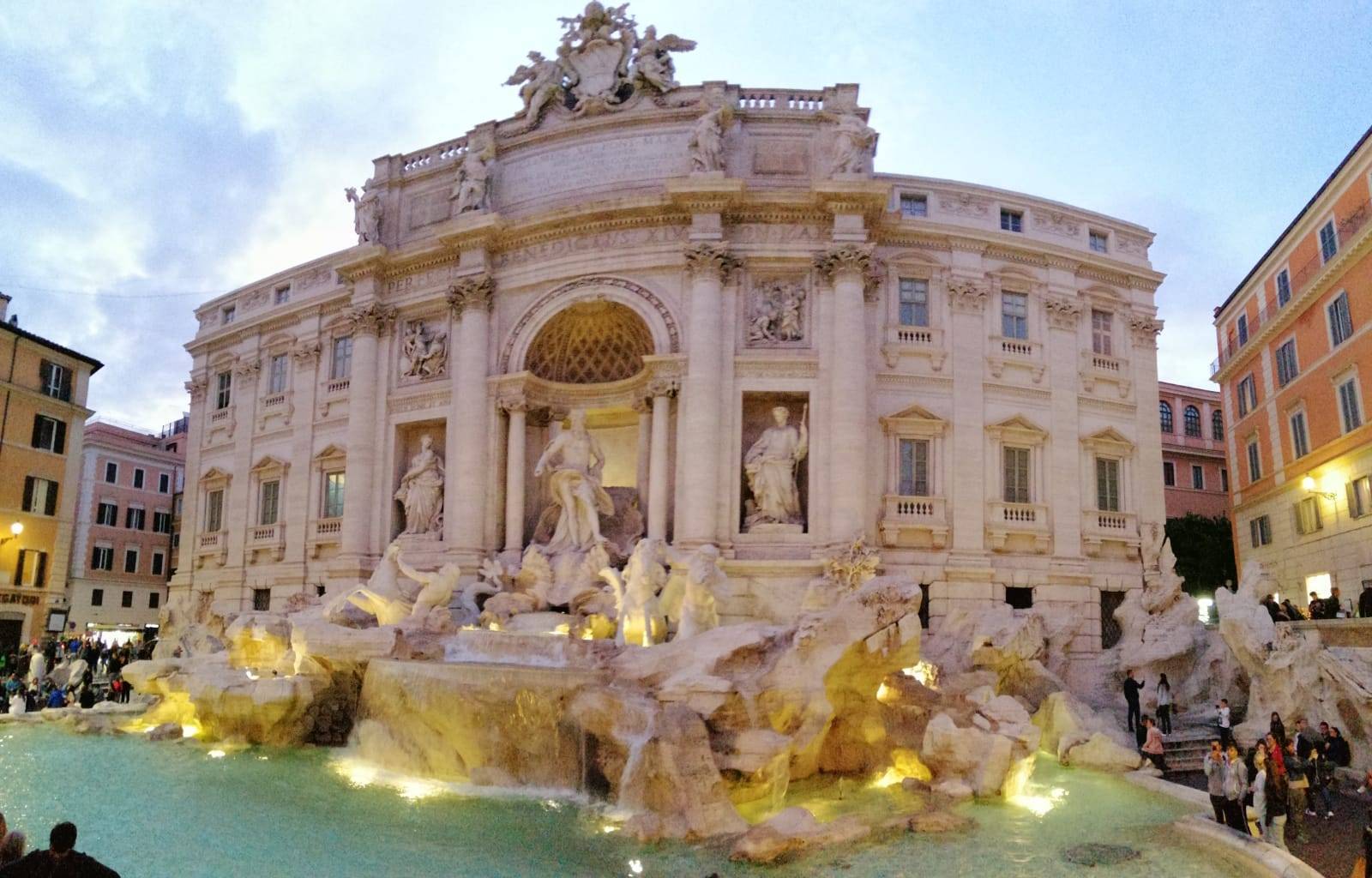 Lugar Fontana di Trevi