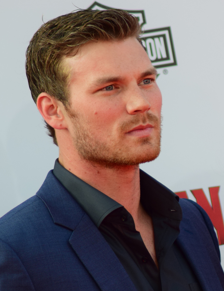 Fashion Derek Theler - Wikipedia