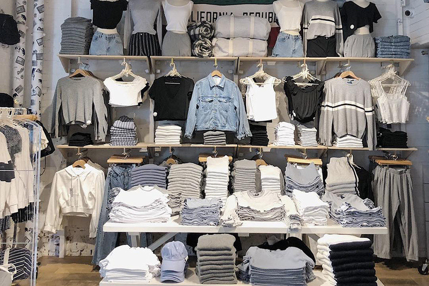 Place Brandy Melville