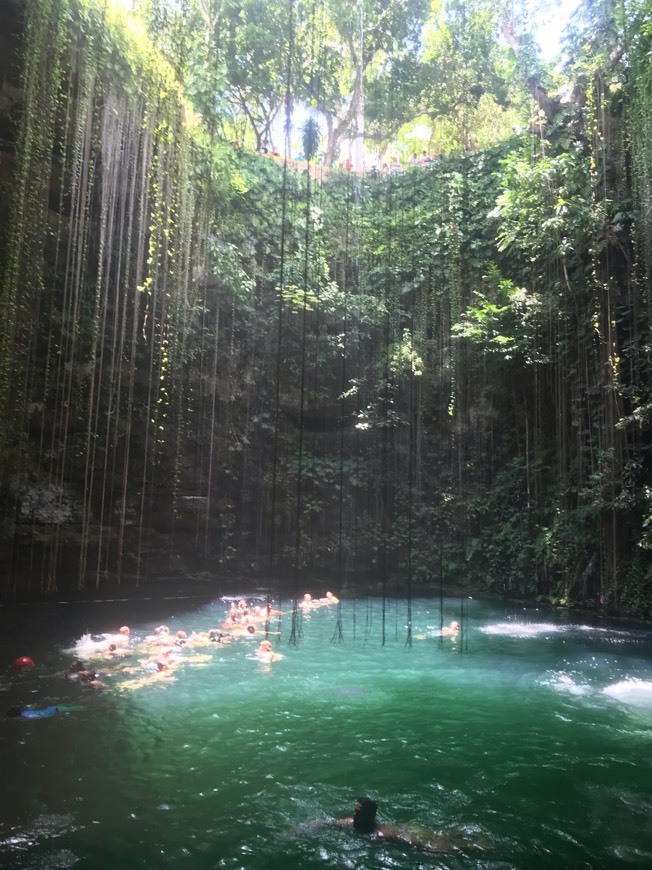 Place Cenote Ik-Kil