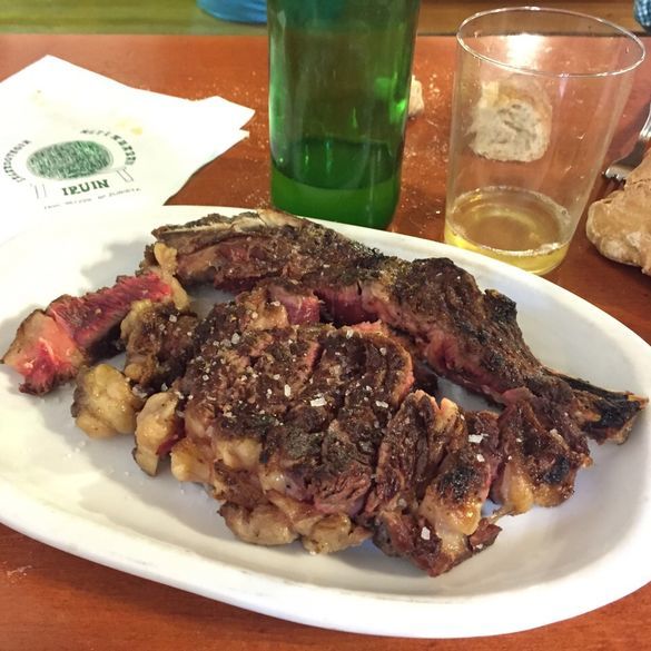 Restaurantes Sidreria Iruin Astiazaran Cider House in Zubieta (Donostia-San Sebastian) | Iruin Sagardotegia