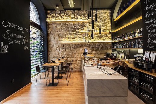 Syrah Wine Bar