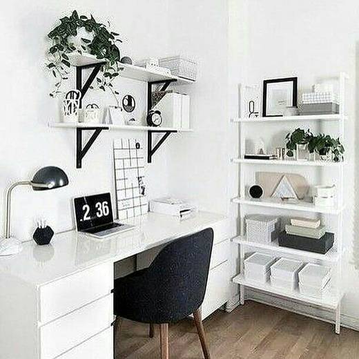 Estudio Aesthetic con escritorio y zona de almacenaje 🌿