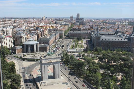 Place Faro de Moncloa