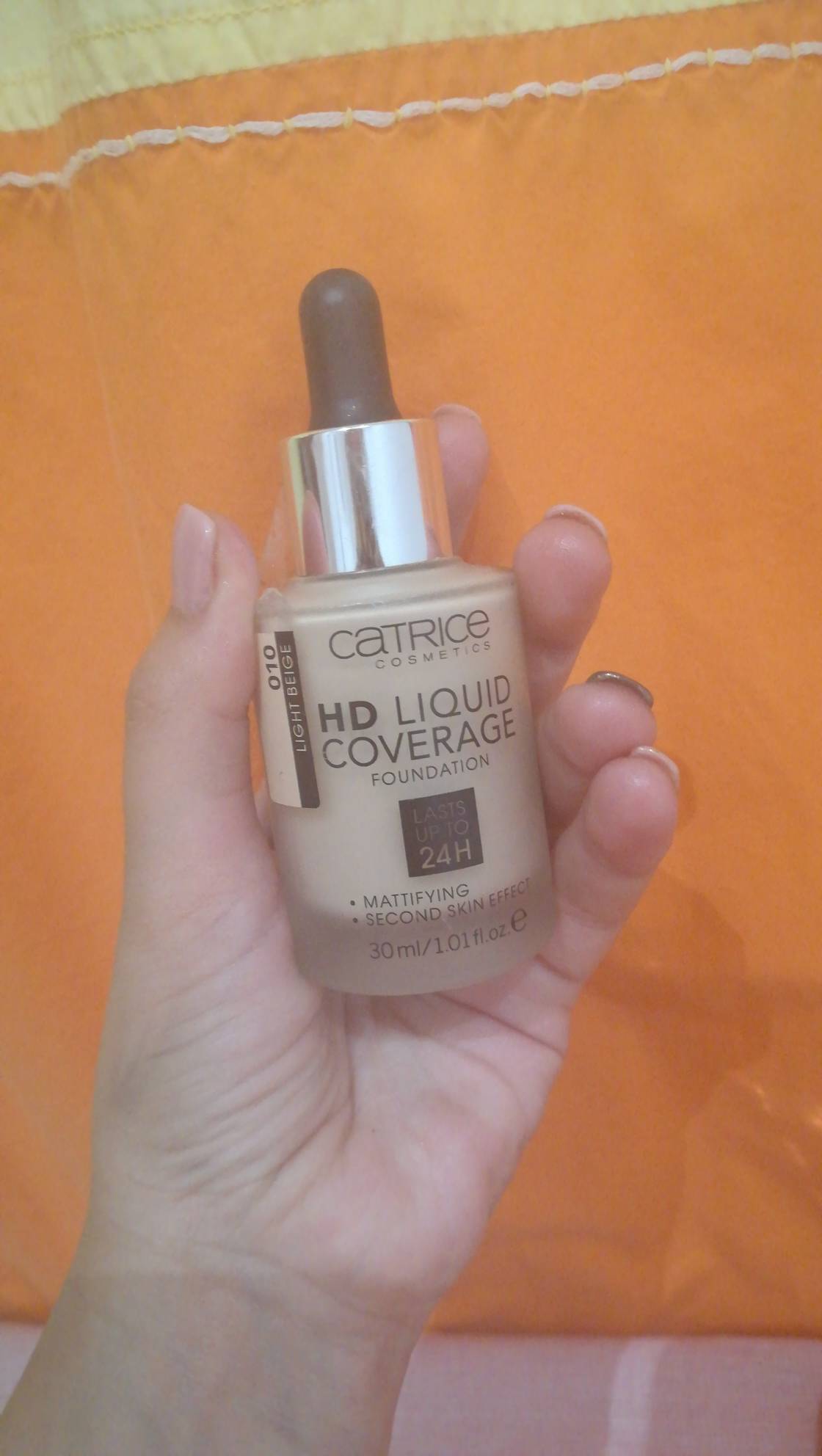 Producto Base líquida con buena cobertura Catrice Cosmetics