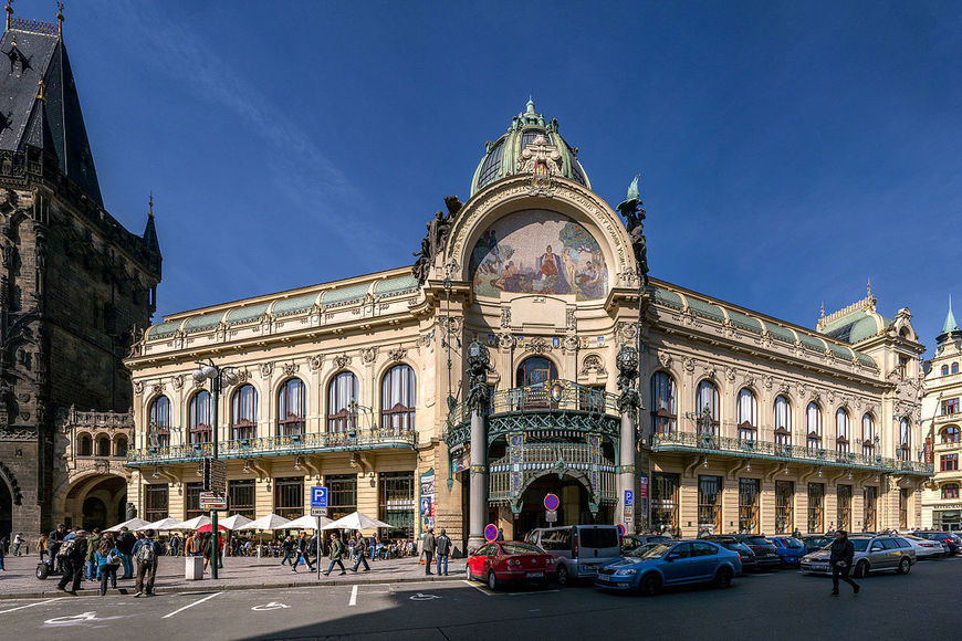 Lugar Municipal House