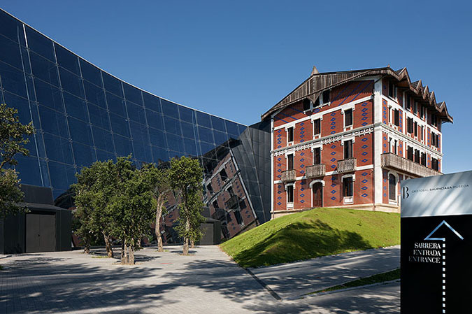 Lugar Cristóbal Balenciaga Museoa