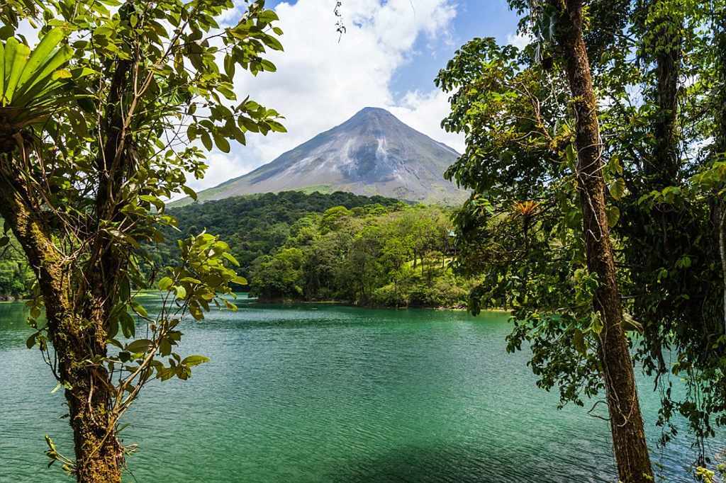 Place La Fortuna