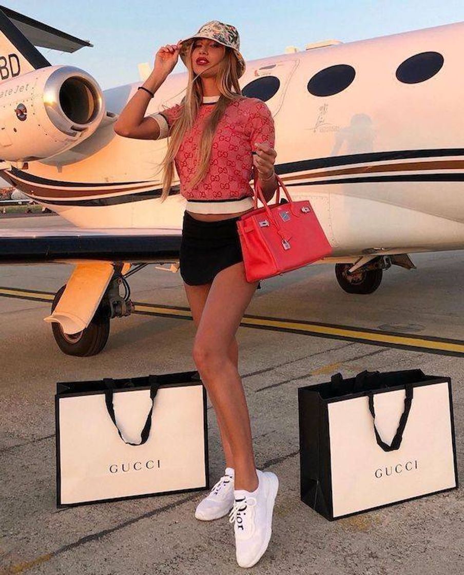 Social Rich girl 