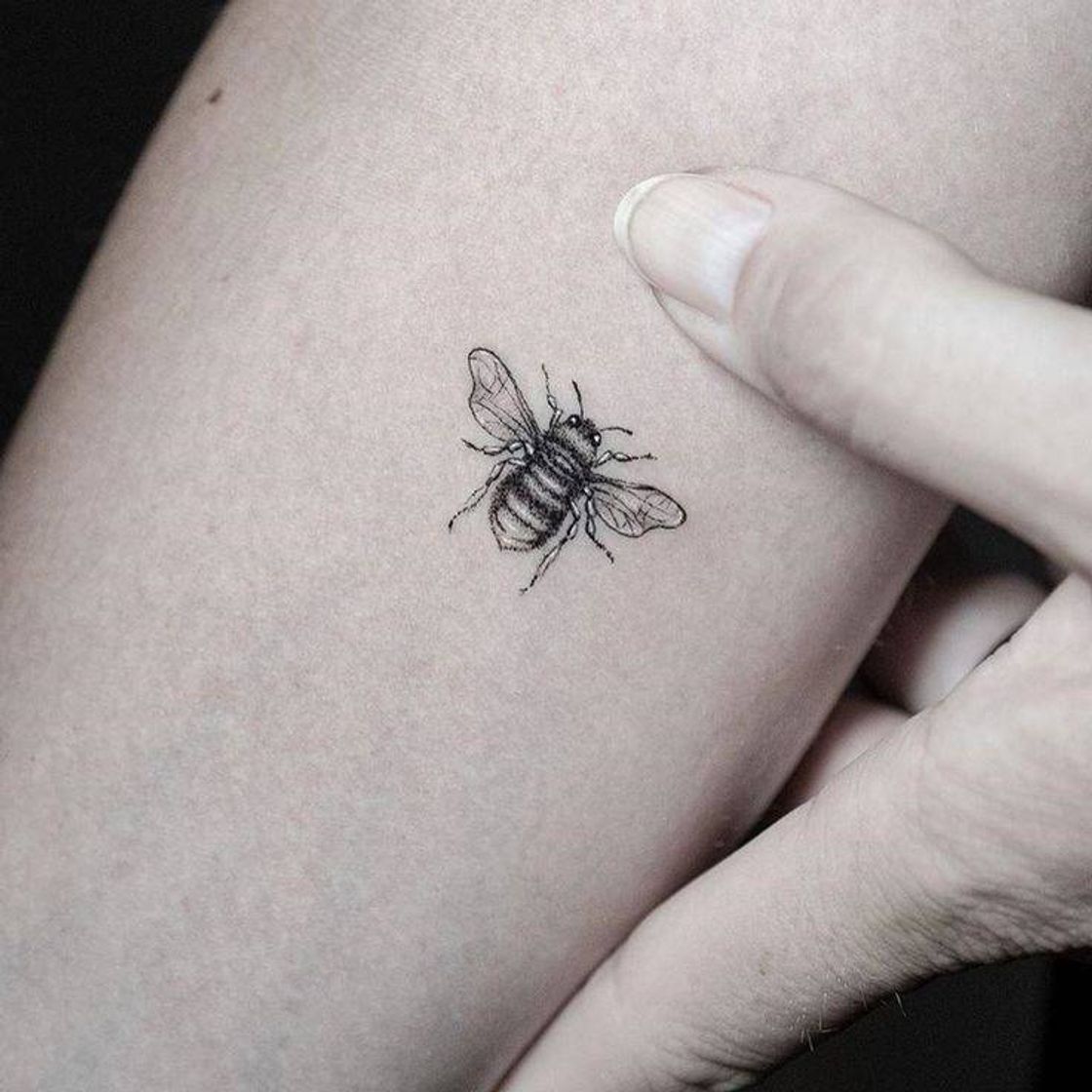 Moda Tatuagem de abelhinha 🐝🍯