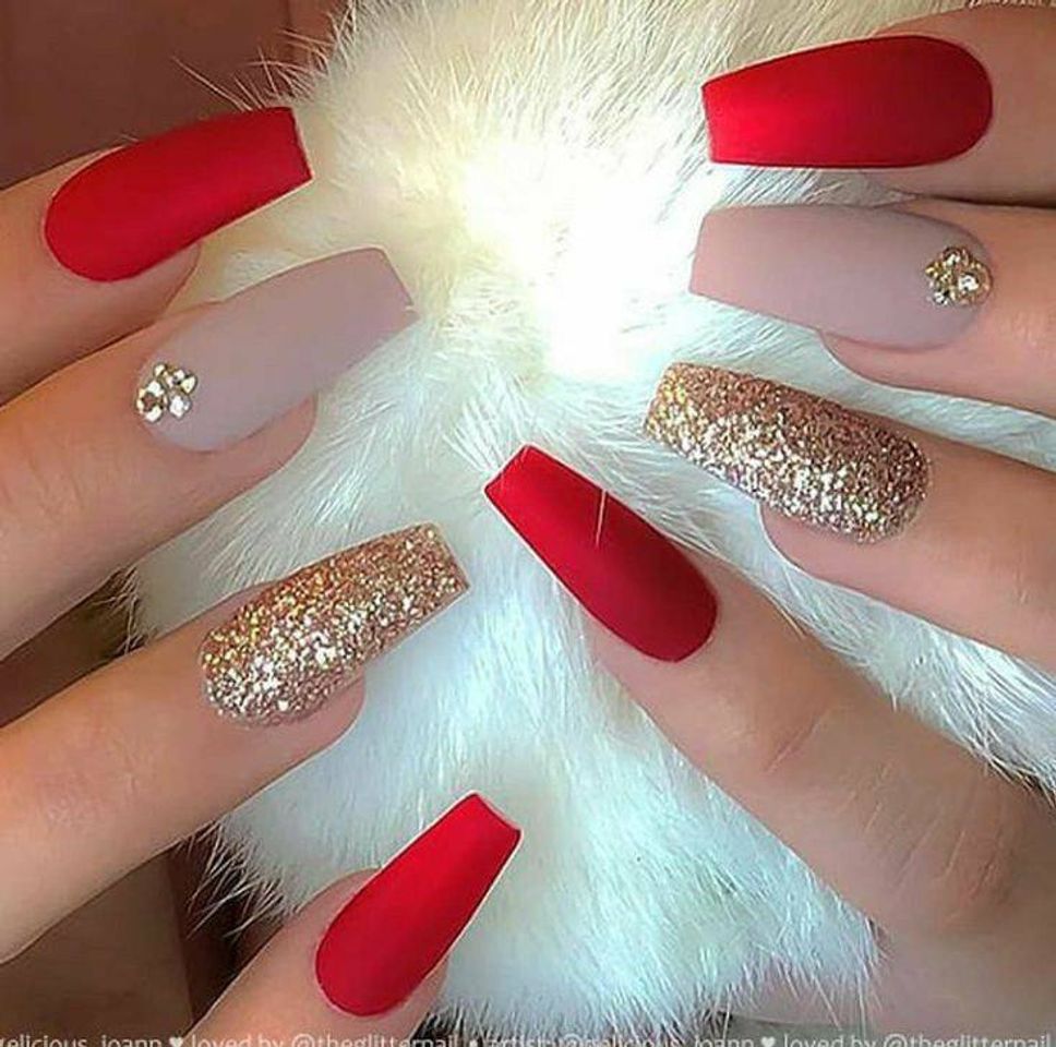 Moda Nails