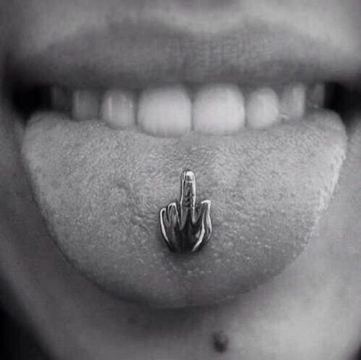 Piercing na língua 👅