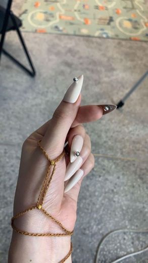 Jisoo nails 