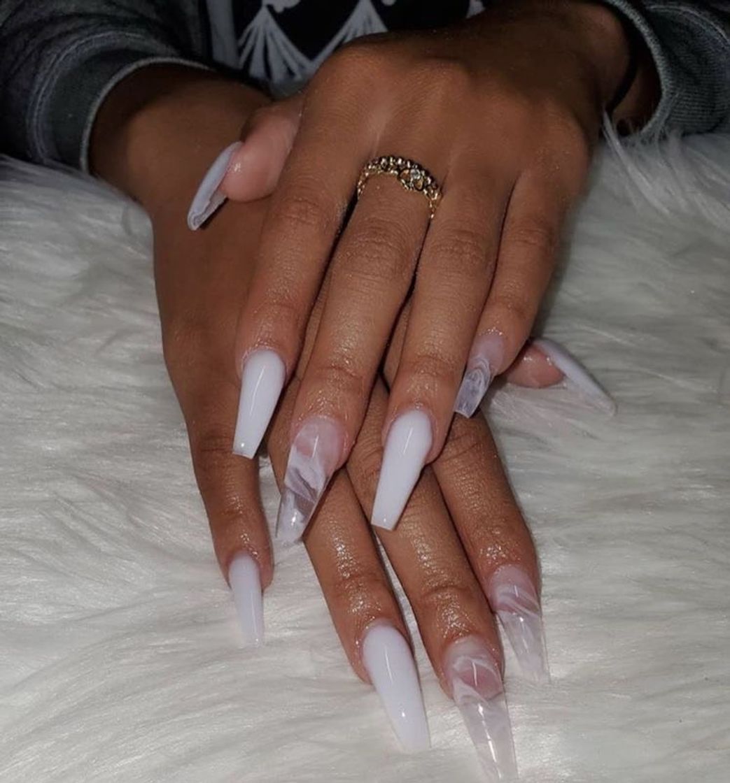 Moda cloud white nails ☁️