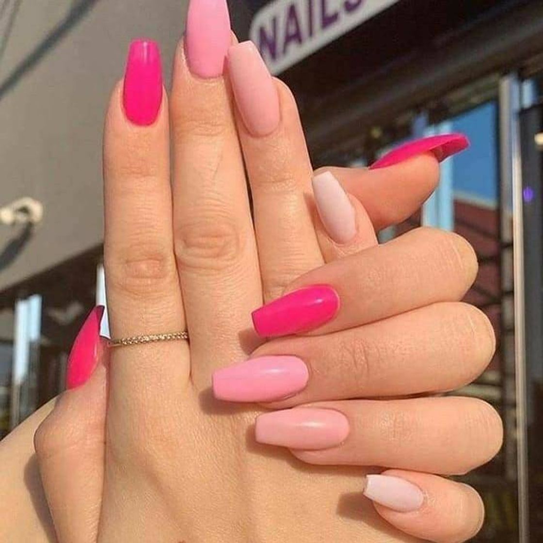 Unha degrade rosa