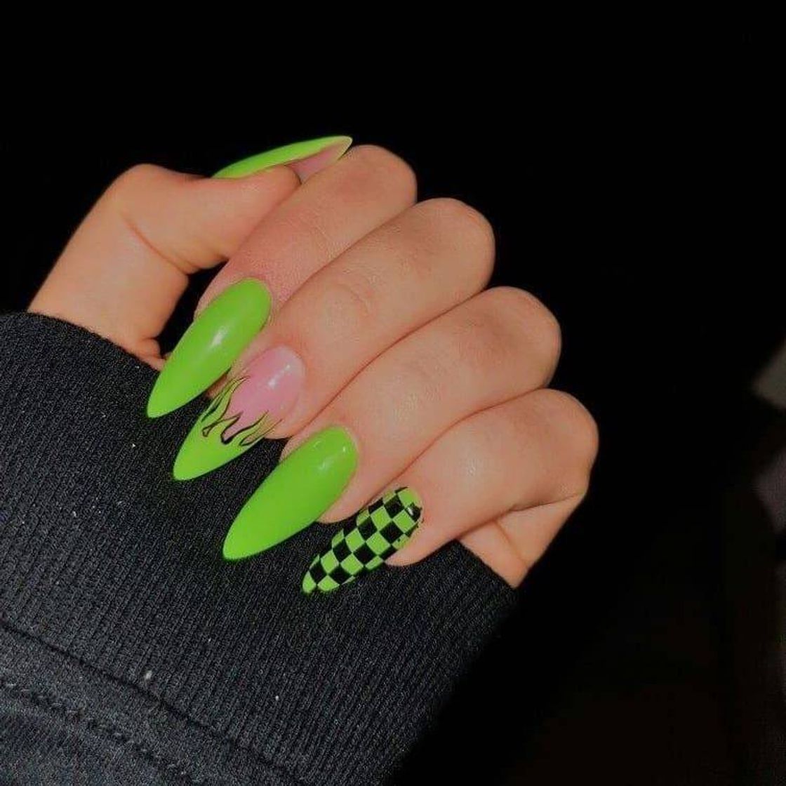 Moda unhas verdes neon