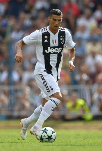 Juventus star Will RETURN to Real Madrid stunning claim