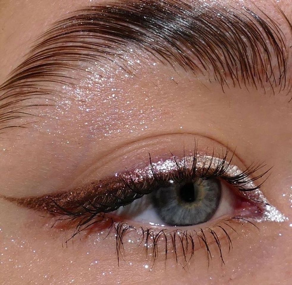 Moda Eyeliner look 