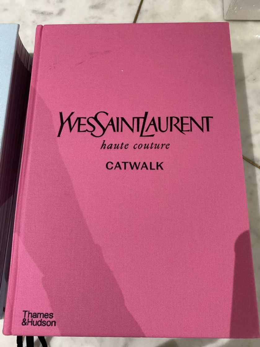 Libros YSL CATWALK