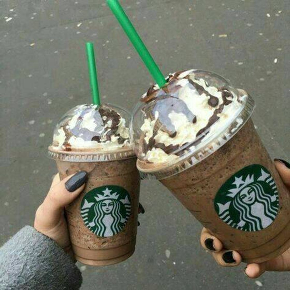 Social Starbucks🍨