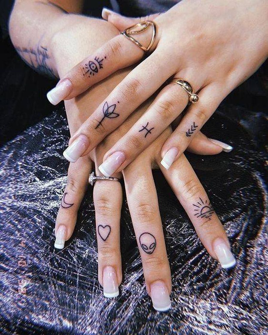 Moda Tatuagem nos dedos