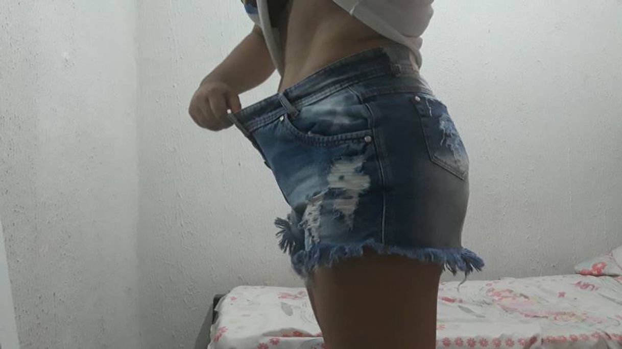 Moda SHORT ERA MUITO APERTADO E ATÉ RASGOU NAS PERNAS