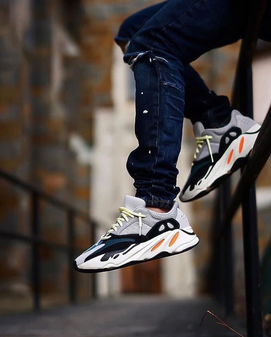 Fashion Yeezy boost 700