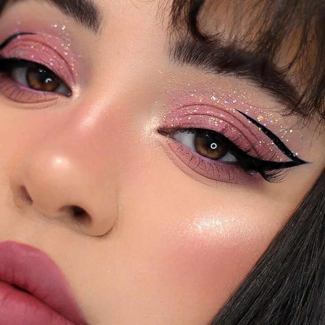 Fashion pink glitter eyes