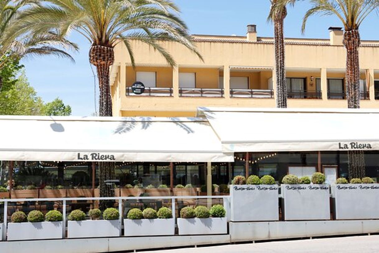 Restaurantes La Riera Beach