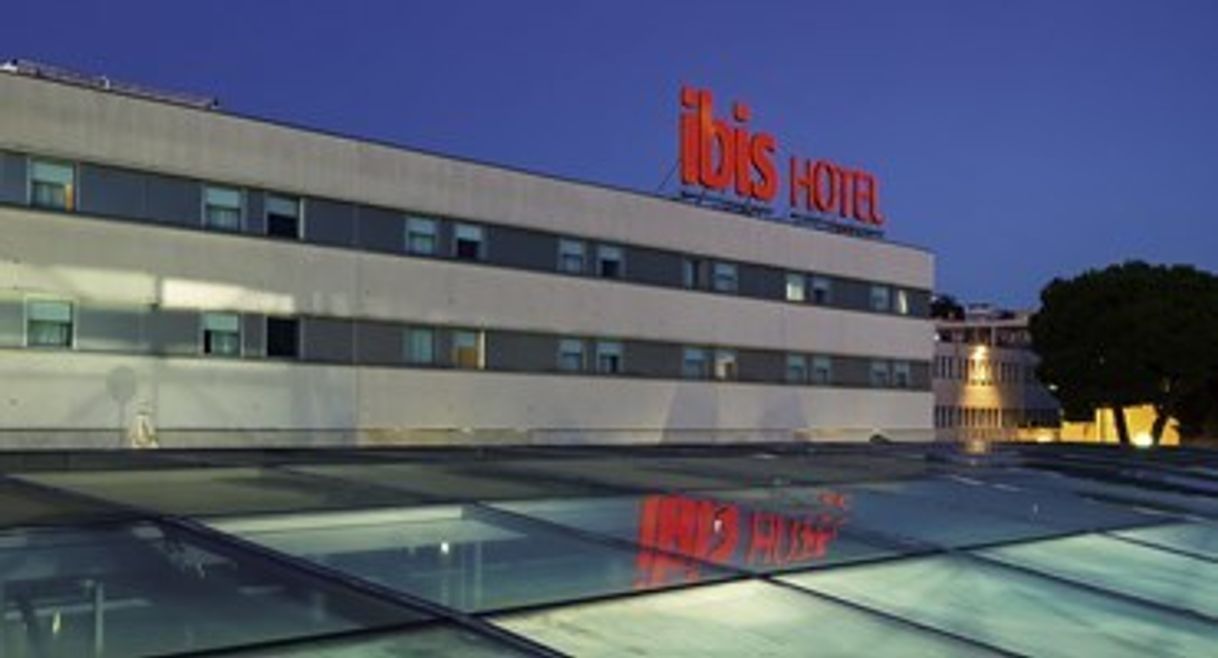 Place Hotel ibis Porto São João