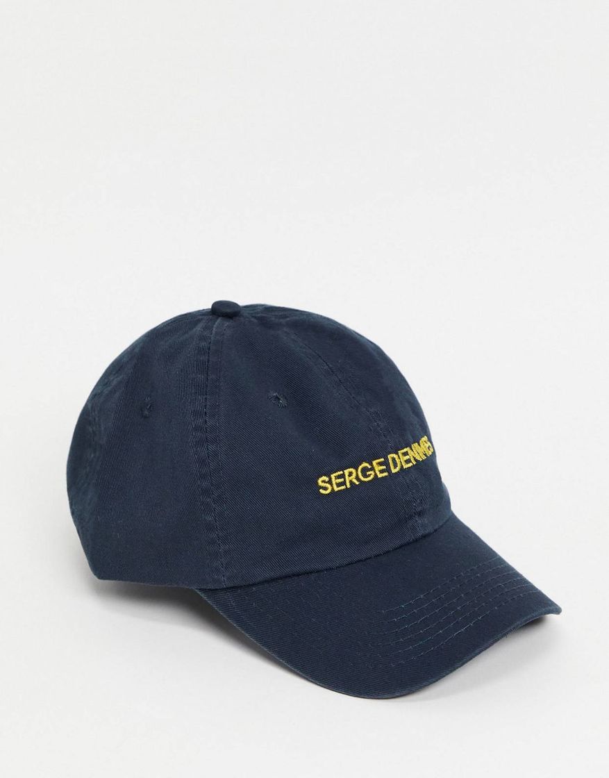 Gorra azul marino con logo de Serge DeNime