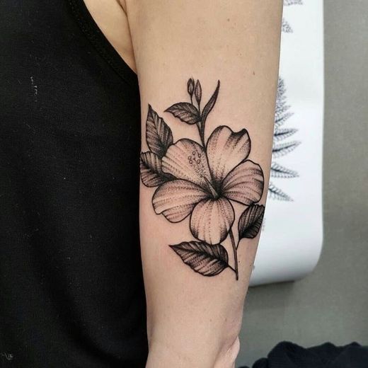 Tatuagem/ tatuagem flor / tatuagem hibisco 