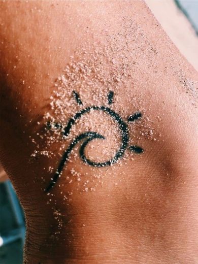 Tatuagem/ tatuagem praia / tatuagem sol / tatuagem mar