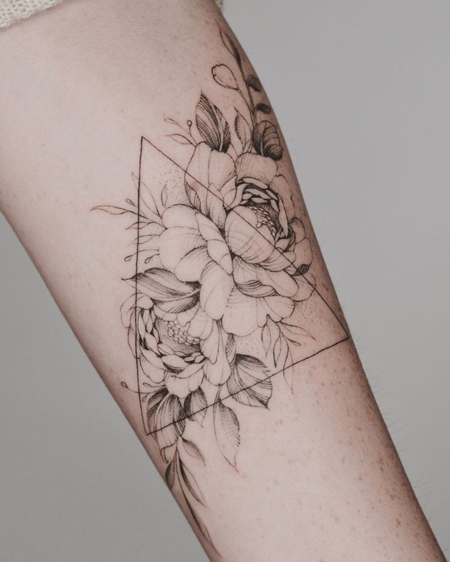 Fashion Tatuagem floral 