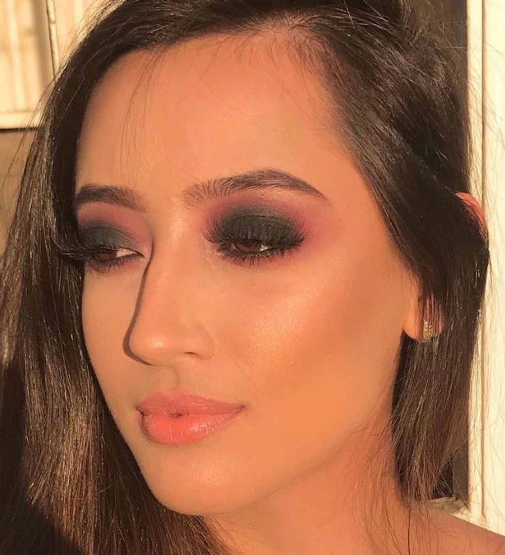 Social Smokey eyes preto e uma pele bem iluminada 🖤✨