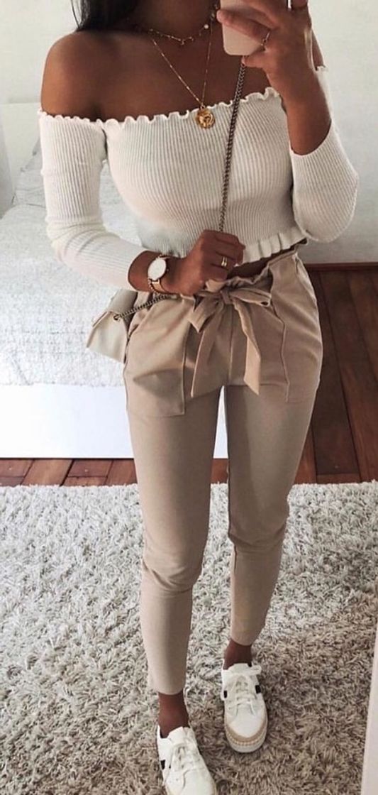 Moda Look blanc et beige 