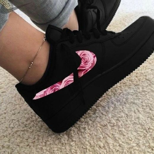 nike preto c rosas