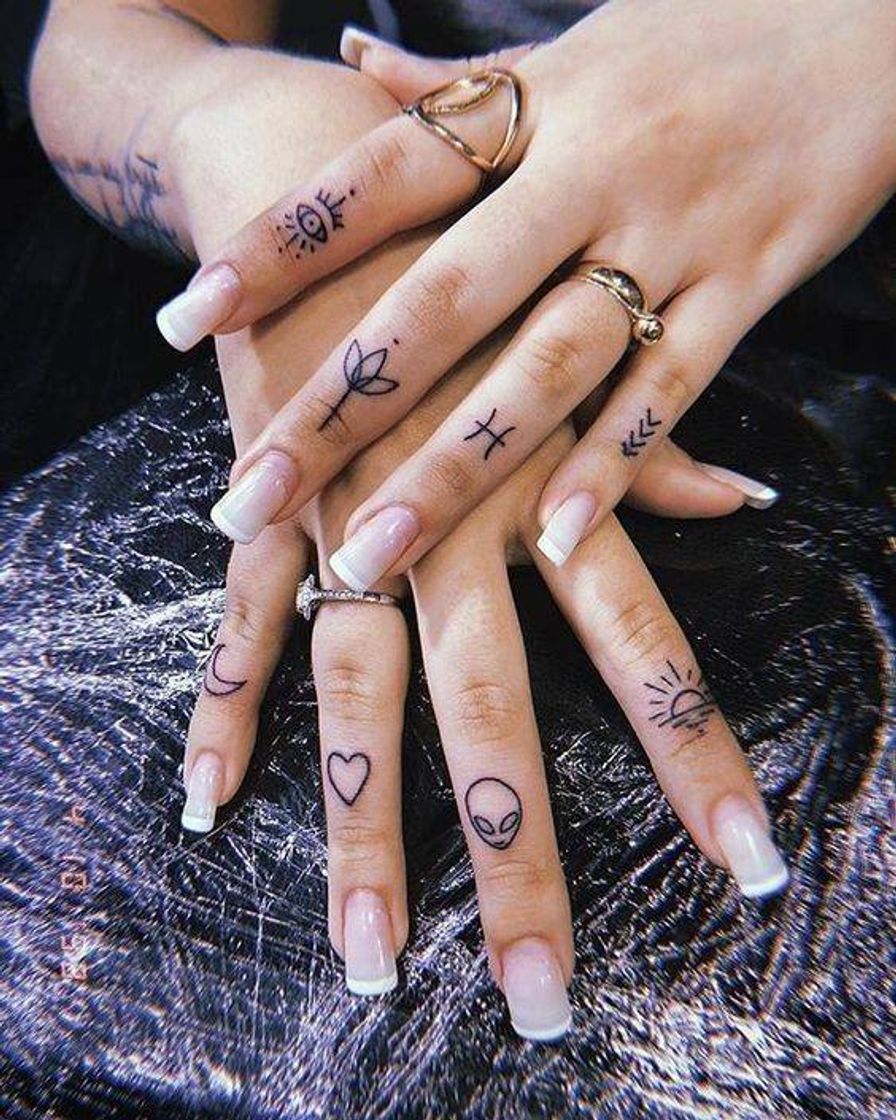 Moda Tatuagem nos dedos 🍂