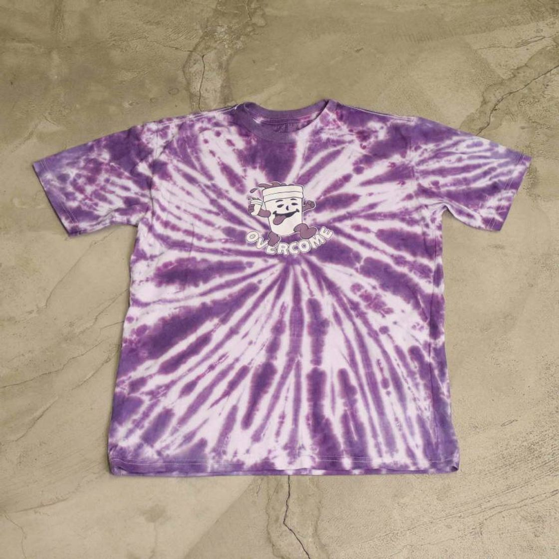 Fashion Camiseta Overcome "Runnin Cup" Tie Dye (Roxo/Branco)