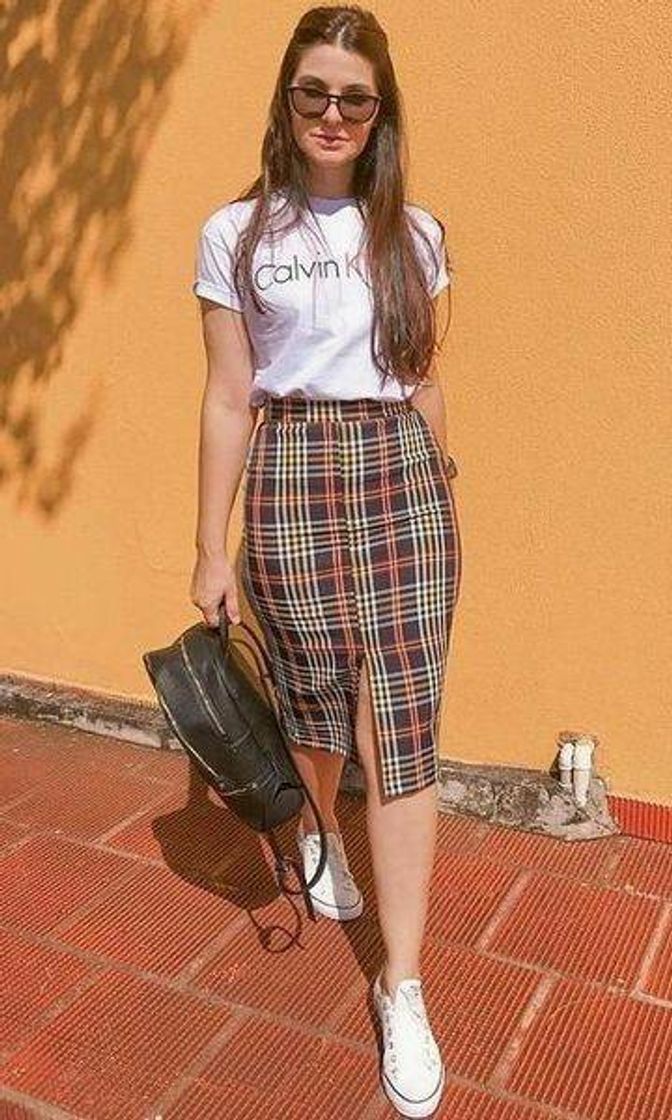 Fashion Look com saia midi