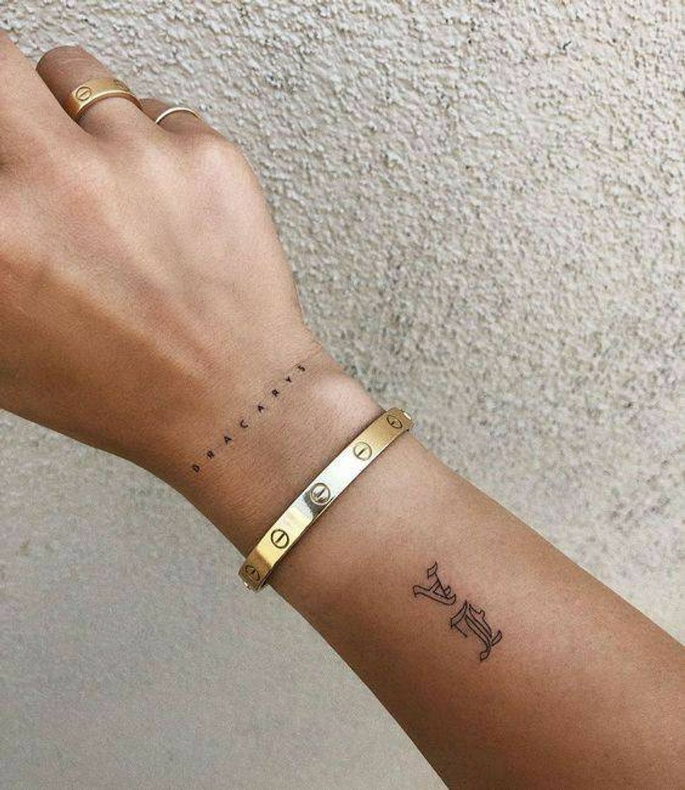 Moda minimalist tattoos