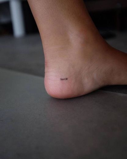 Tatuagem no pé 