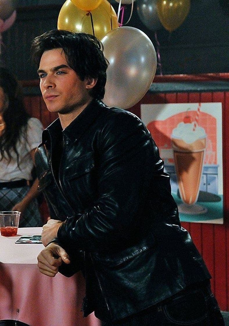 Social Damon Salvatore