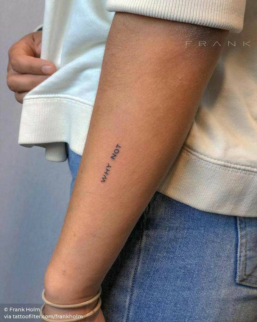 Moda minimalistic tattoo